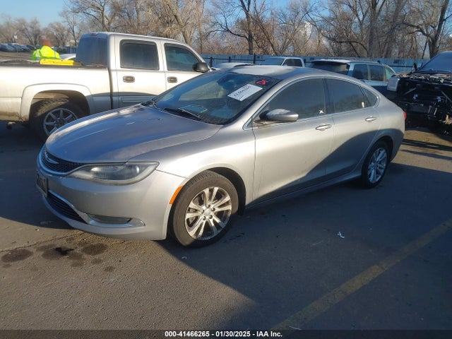 Chrysler 200 Limited 2015 1C3CCCAB6FN695896 Image 2