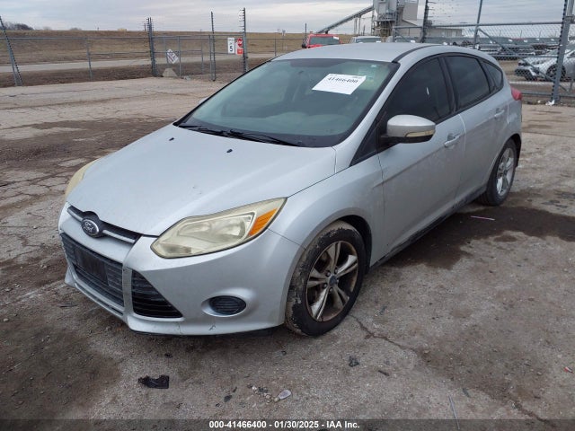 Ford FOCUS SE 2014 1FADP3K2XEL157382 Image 2