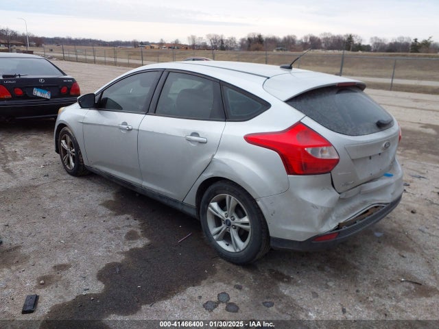 Ford FOCUS SE 2014 1FADP3K2XEL157382 Image 3