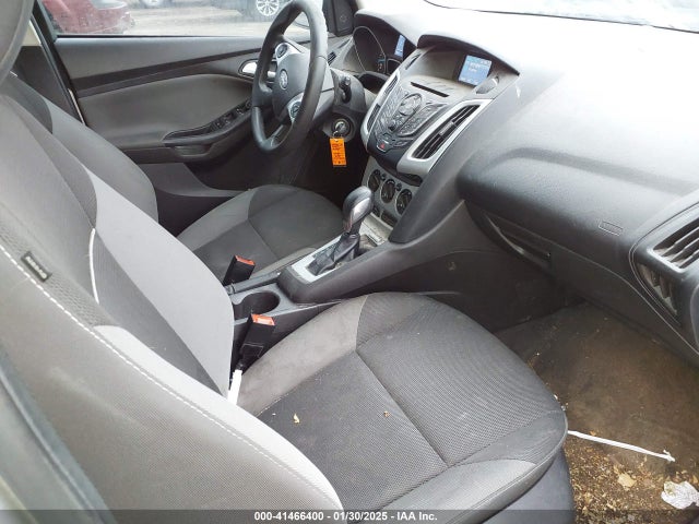 Ford FOCUS SE 2014 1FADP3K2XEL157382 Image 5
