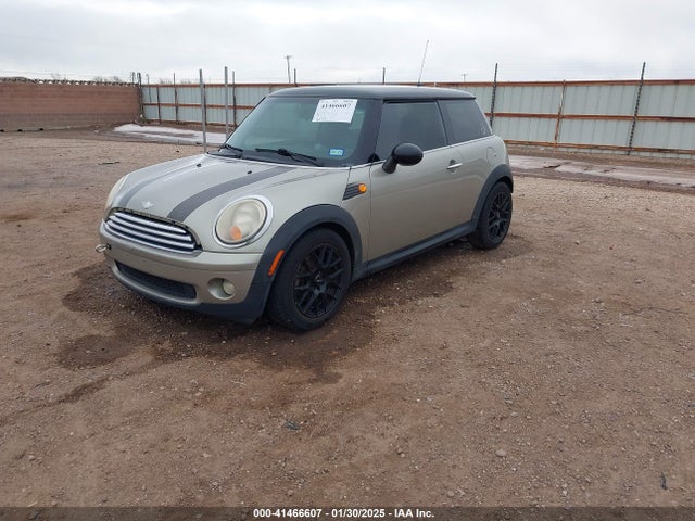 2008 MINI COOPER WMWMF33528TU67226 Photo 1