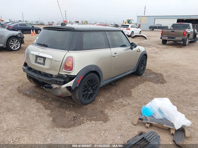 2008 MINI COOPER WMWMF33528TU67226 Photo 3