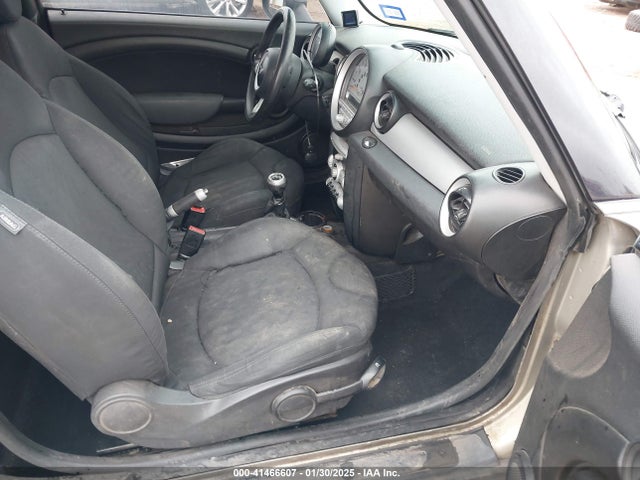 2008 MINI COOPER WMWMF33528TU67226 Photo 4