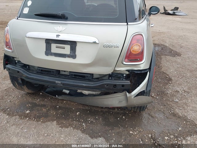 2008 MINI COOPER WMWMF33528TU67226 Photo 5