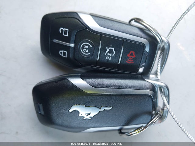 Ford Mustang V6 2017 1FATP8EM7H5230609 Image 11
