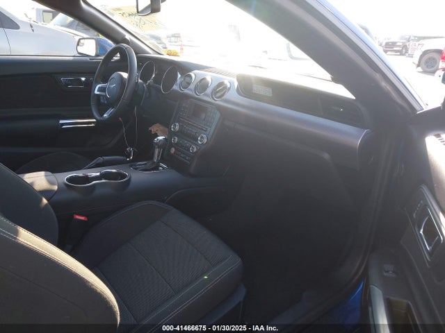 Ford Mustang V6 2017 1FATP8EM7H5230609 Image 5