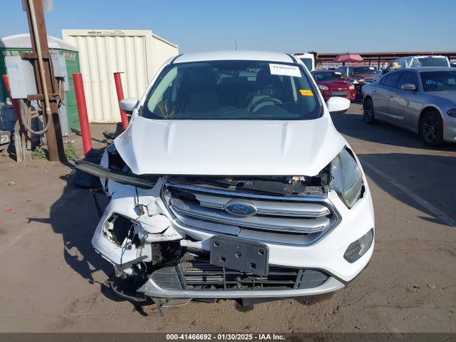 1FMCU9G92HUC53170 Ford ESCAPE SE