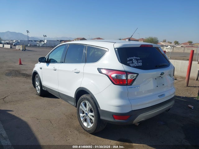 1FMCU9G92HUC53170 Ford ESCAPE SE