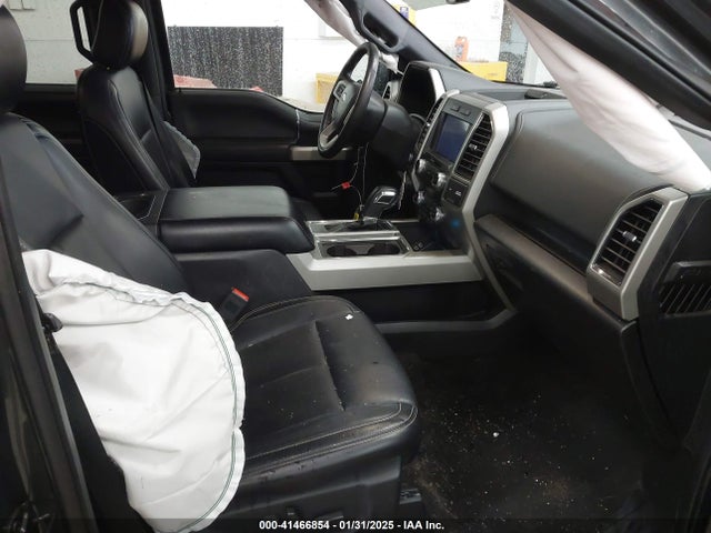 1FTEW1EPXKFB39407 Ford F-150 Lariat