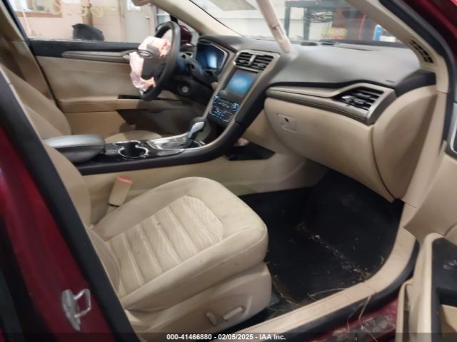 3FA6P0H76GR103379 Ford FUSION SE