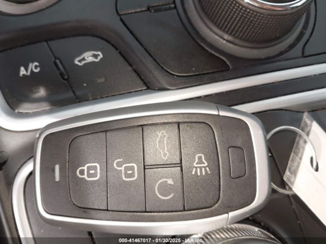 1C3CCCFB9GN186217 Chrysler 200 Touring