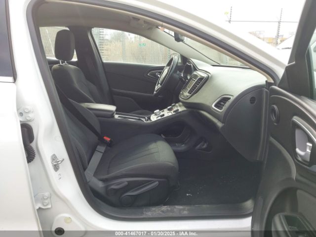 1C3CCCFB9GN186217 Chrysler 200 Touring