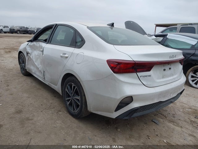 3KPF24AD4NE489255 KIA Forte Lxs