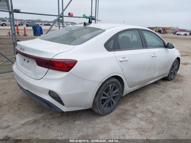 3KPF24AD4NE489255 KIA Forte Lxs