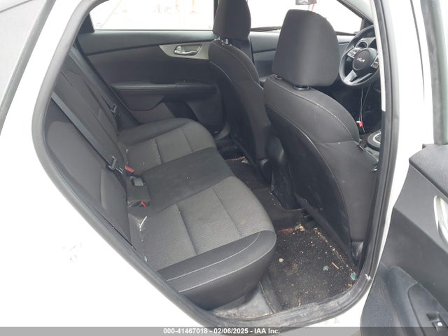 3KPF24AD4NE489255 KIA Forte Lxs