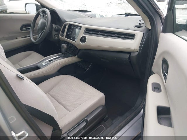 3CZRU6H36JG709813 Honda HR-V LX