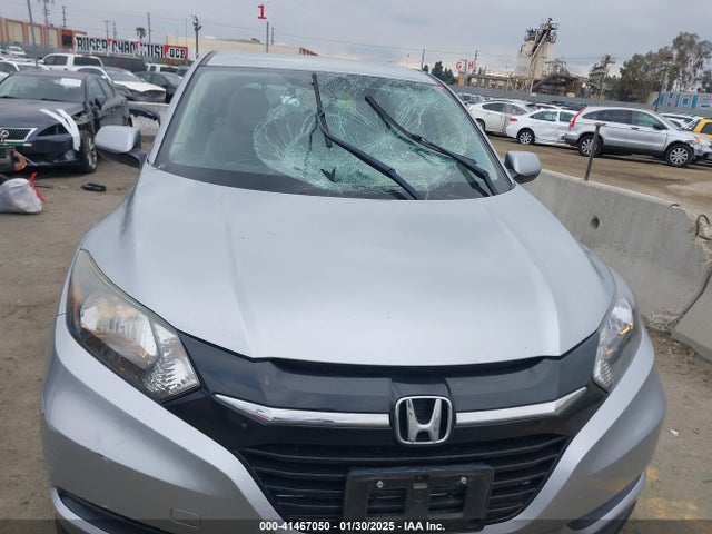 3CZRU6H36JG709813 Honda HR-V LX