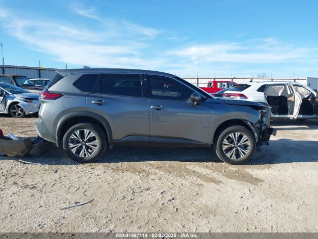 5N1AT3BA8MC670432 Nissan Rogue Sv Fwd