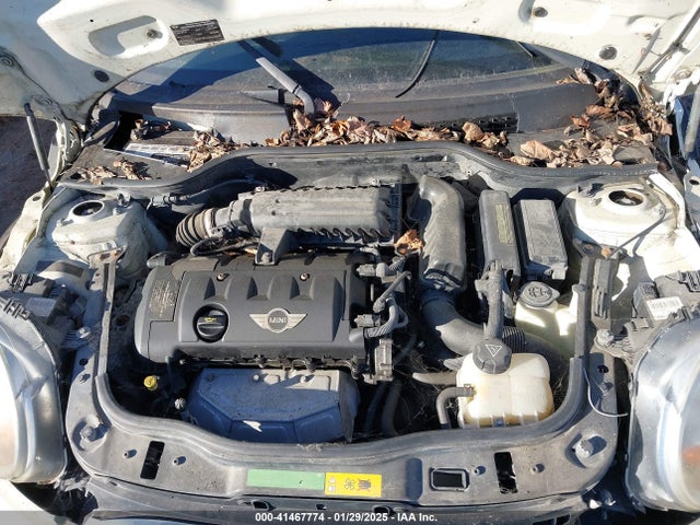 2011 MINI COOPER CLUBMAN WMWZF3C57BTY00422 Photo 9