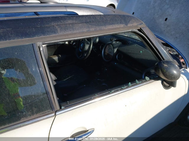 2011 MINI COOPER CLUBMAN WMWZF3C57BTY00422 Photo 5