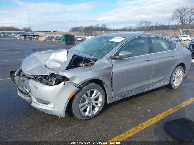 Chrysler 200 Limited 2015 1C3CCCABXFN677711 Image 2