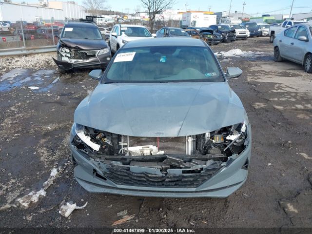 KMHLM4AJ9NU022784 Hyundai Elantra Hybrid Blue