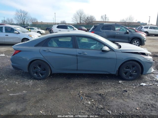 KMHLM4AJ9NU022784 Hyundai Elantra Hybrid Blue