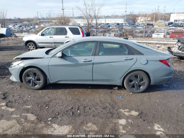 KMHLM4AJ9NU022784 Hyundai Elantra Hybrid Blue