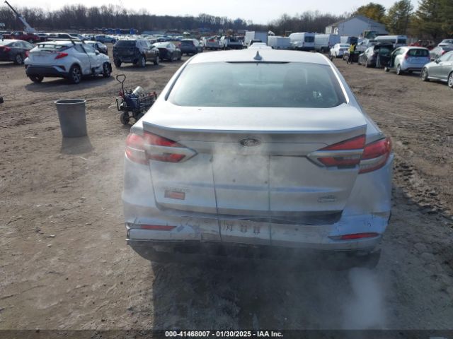 3FA6P0CDXKR116318 Ford FUSION SEL