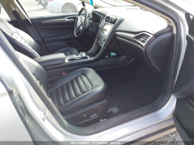3FA6P0CDXKR116318 Ford FUSION SEL