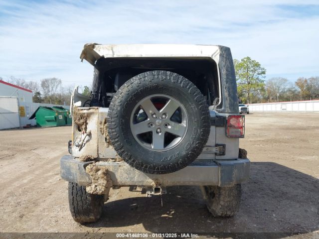 1C4BJWDG0FL586710 Jeep Wrangler Unlimited Freedom Edition
