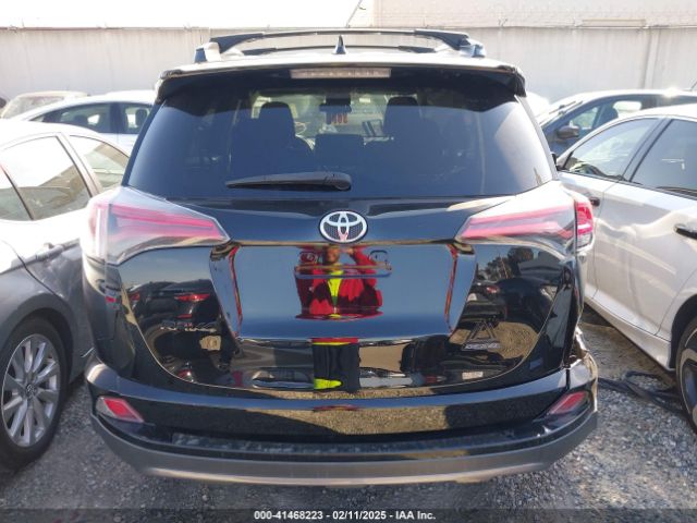 2T3RFREV0JW801121 Toyota Rav4 Adventure/xle