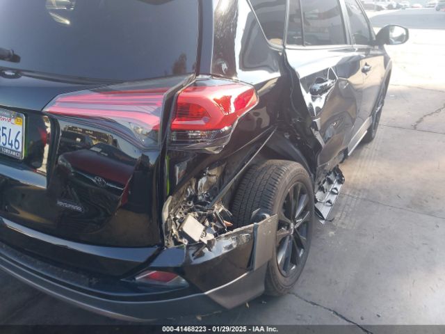 2T3RFREV0JW801121 Toyota Rav4 Adventure/xle