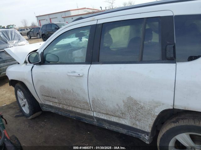 1C4NJDEB8GD757798 Jeep Compass Latitude