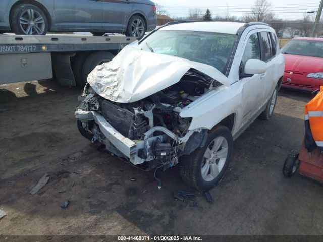 1C4NJDEB8GD757798 Jeep Compass Latitude