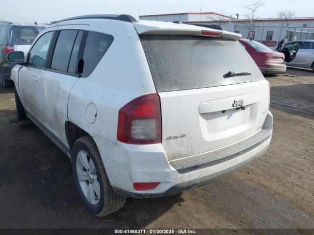 1C4NJDEB8GD757798 Jeep Compass Latitude