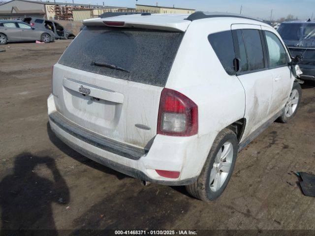 1C4NJDEB8GD757798 Jeep Compass Latitude