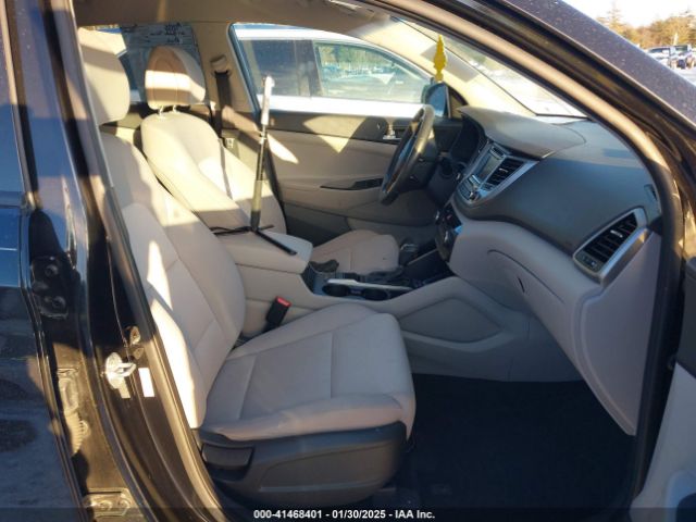 KM8J3CA27HU410971 Hyundai Tucson Sport