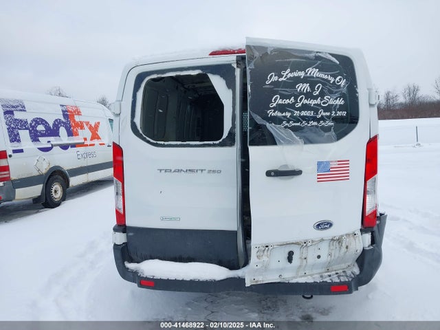 Ford Transit-250 2019 1FTYR1ZG5KKB45251 Image 16