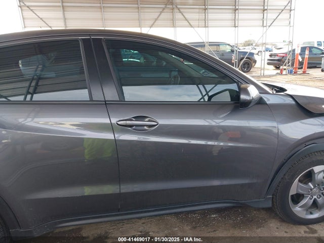 3CZRU5H3XKG708143 Honda HR-V LX
