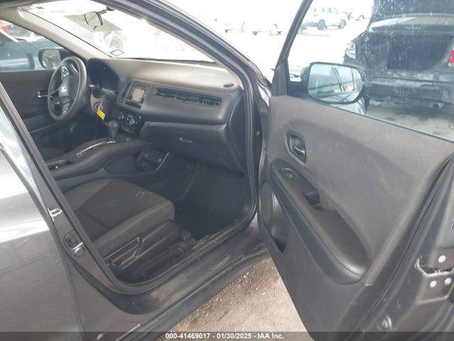 3CZRU5H3XKG708143 Honda HR-V LX