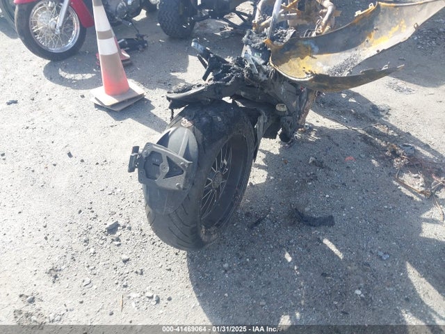 Ducati Diavel 2015 ZDM13BSW0FB019674 Image 6