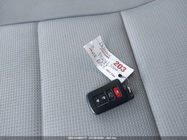 JTMRFREVXJJ245737 Toyota Rav4 Adventure/xle