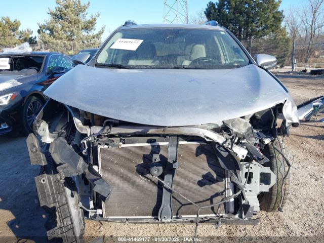 JTMRFREVXJJ245737 Toyota Rav4 Adventure/xle