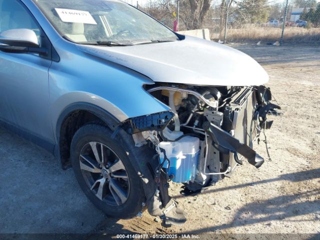 JTMRFREVXJJ245737 Toyota Rav4 Adventure/xle