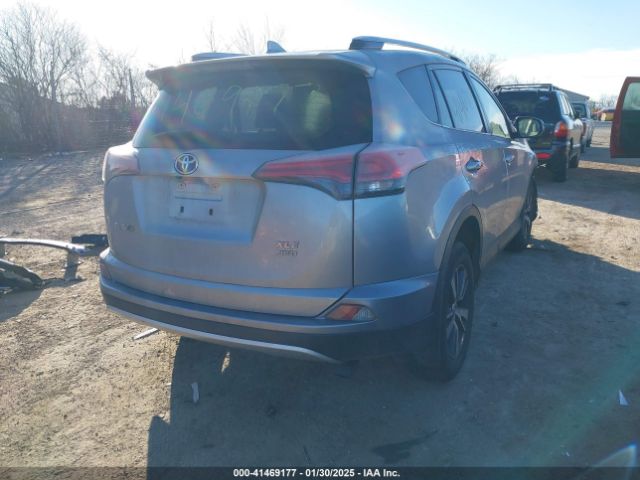 JTMRFREVXJJ245737 Toyota Rav4 Adventure/xle