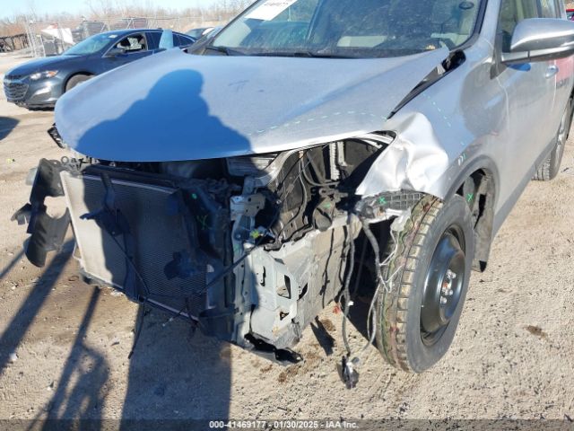 JTMRFREVXJJ245737 Toyota Rav4 Adventure/xle