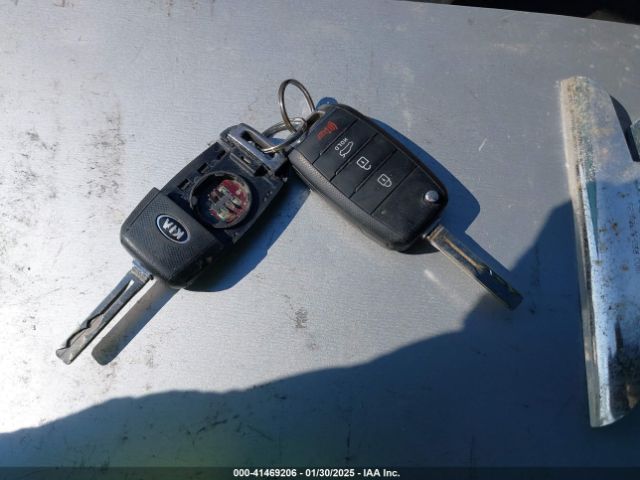 5XXGM4A72FG393352 KIA Optima Lx