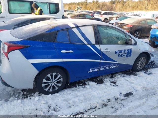 JTDL9MFU7N3040392 Toyota Prius Xle Awd-e