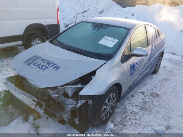 JTDL9MFU7N3040392 Toyota Prius Xle Awd-e